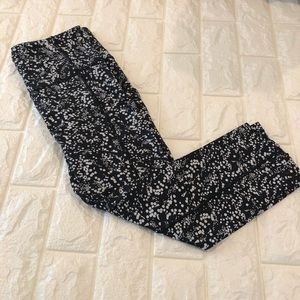 Lululemon black and white splatter 7/8 leggings